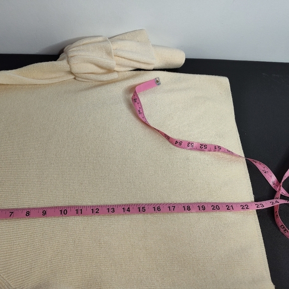 J. McLaughlin women's Merino Wool Cream sweater, fluted sleeves, size S - Picture 7 of 8